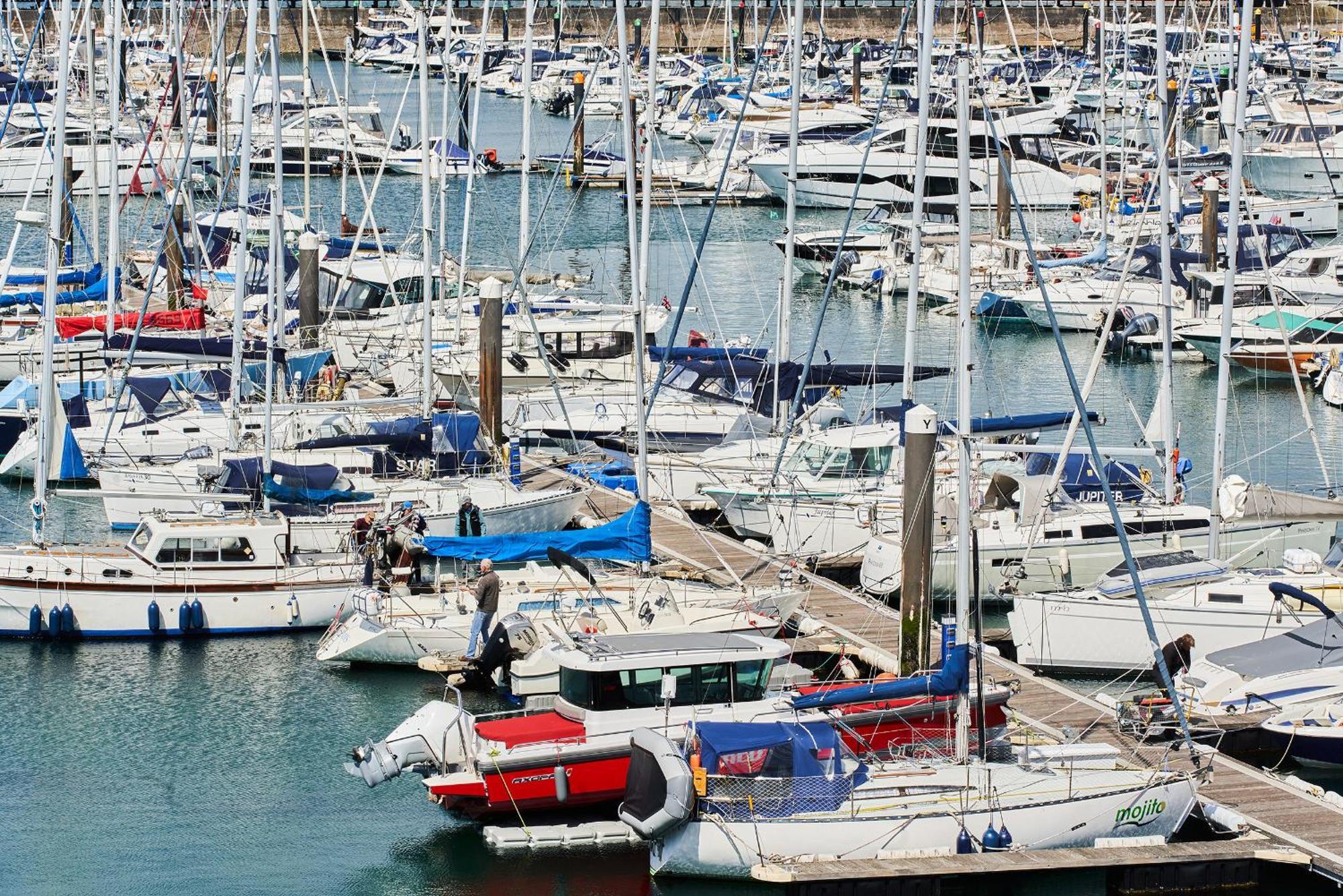 Sovereign House - Close To Harbour With Parking Торки Екстериор снимка