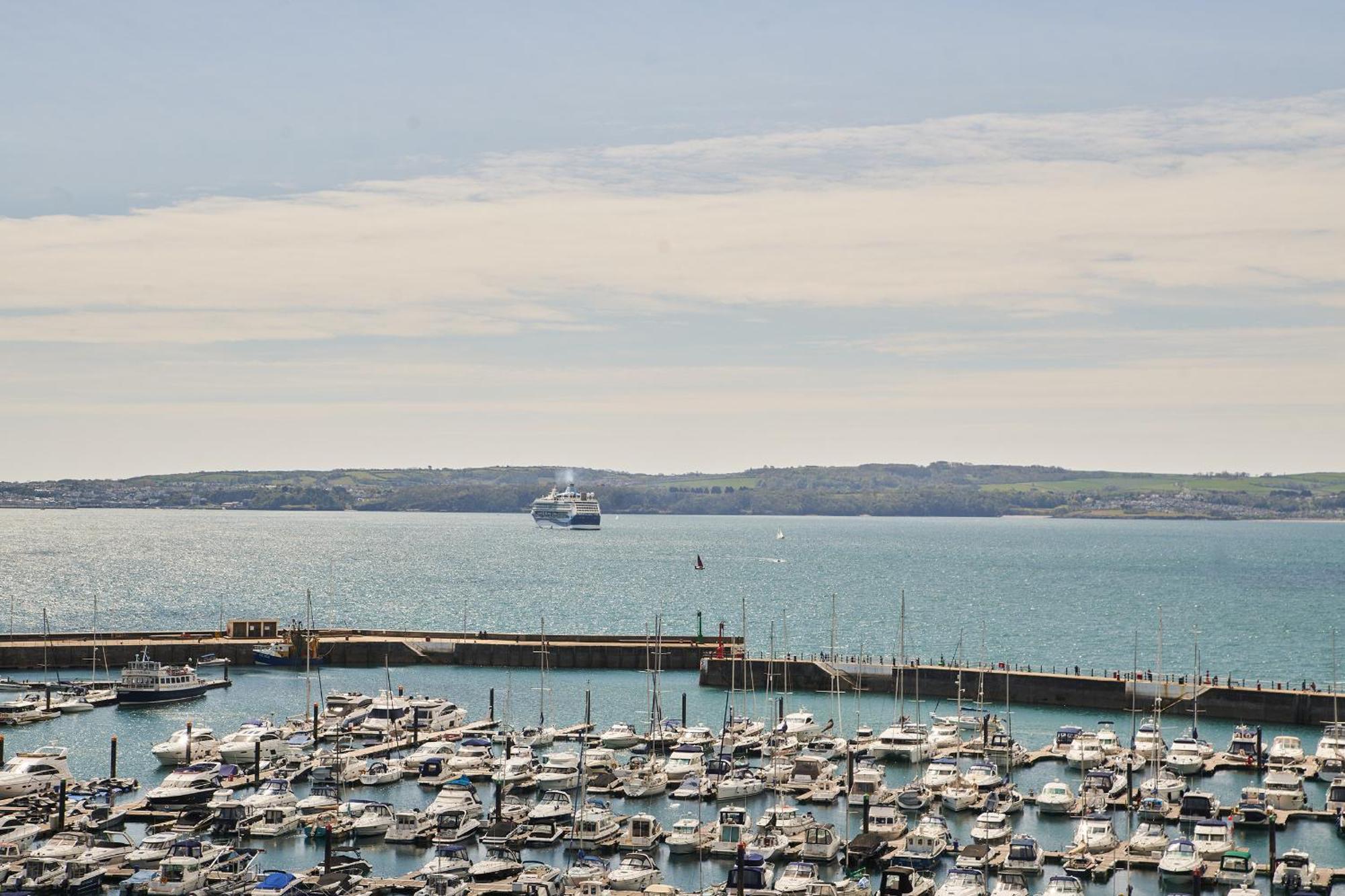 Sovereign House - Close To Harbour With Parking Торки Екстериор снимка