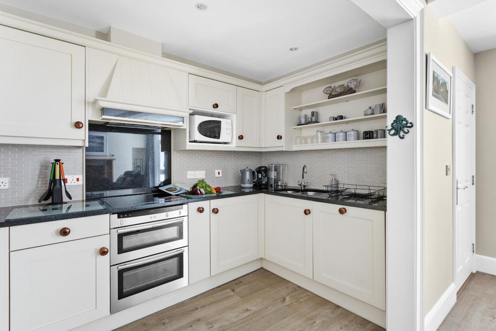 Sovereign House - Close To Harbour With Parking Торки Екстериор снимка
