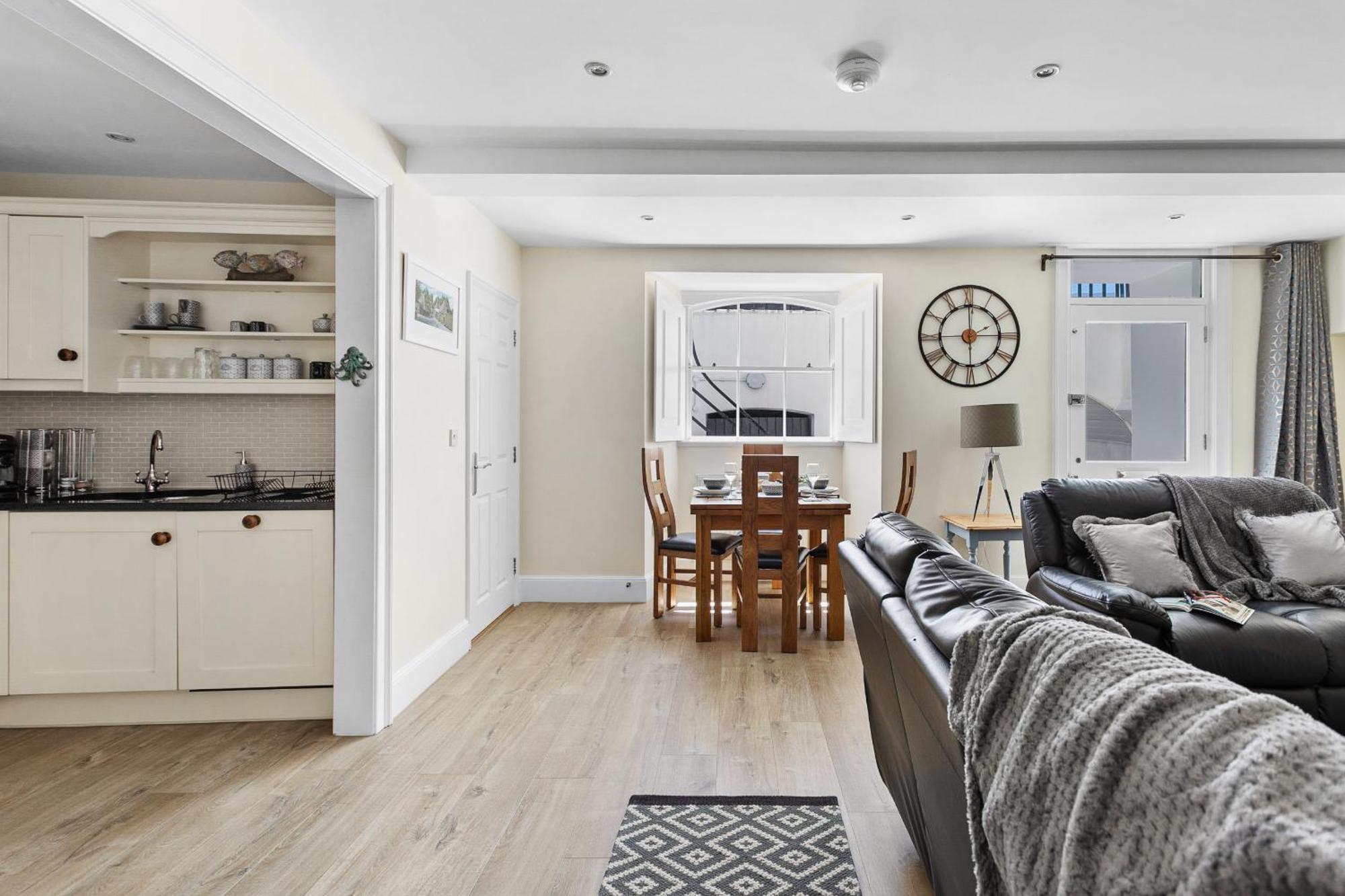 Sovereign House - Close To Harbour With Parking Торки Екстериор снимка